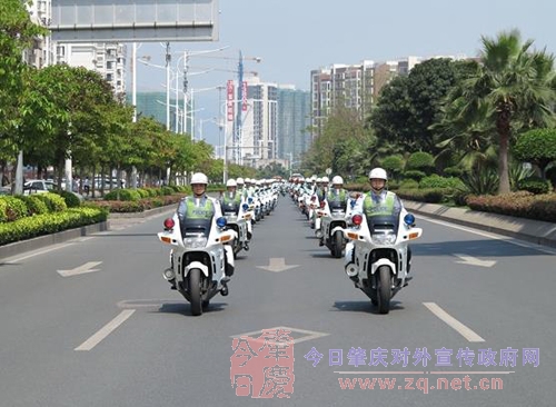 150台新警车亮相街头用于城区道路交通秩序专项整治